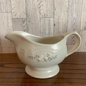 Pfaltzgraff Heirloom Gravy server Boat